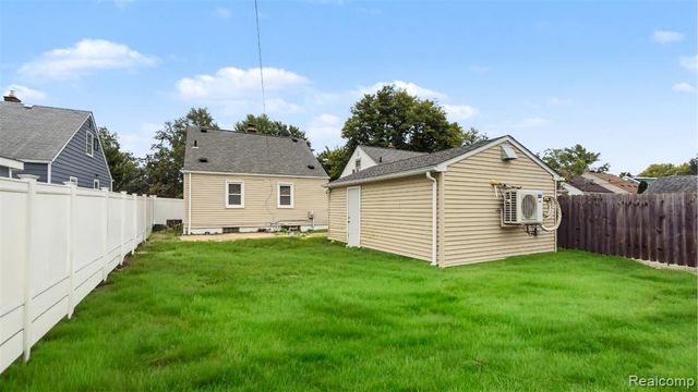 425 N Minerva Avenue, Royal Oak, MI 48067