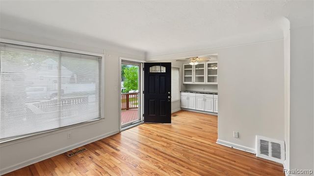 425 N Minerva Avenue, Royal Oak, MI 48067
