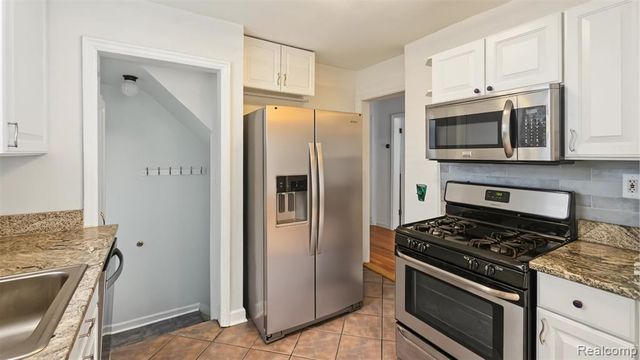 425 N Minerva Avenue, Royal Oak, MI 48067
