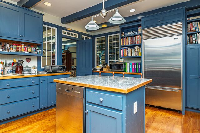 1502 King Hill Road, New London, NH 03257