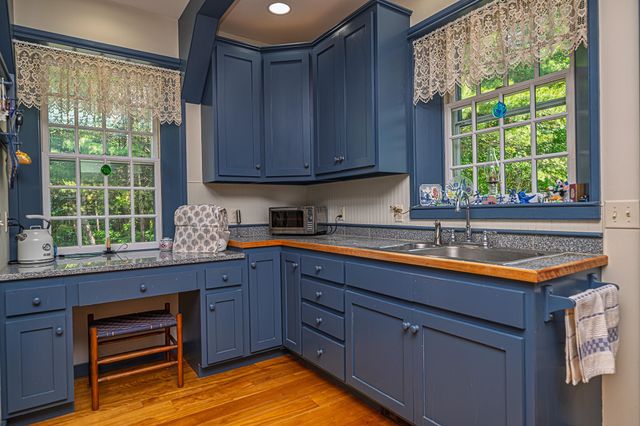 1502 King Hill Road, New London, NH 03257