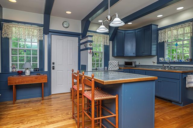 1502 King Hill Road, New London, NH 03257