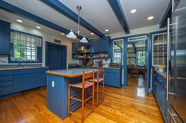 1502 King Hill Road, New London, NH 03257