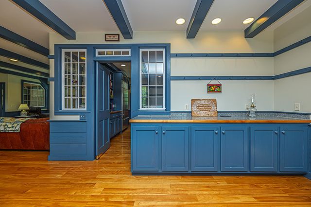 1502 King Hill Road, New London, NH 03257