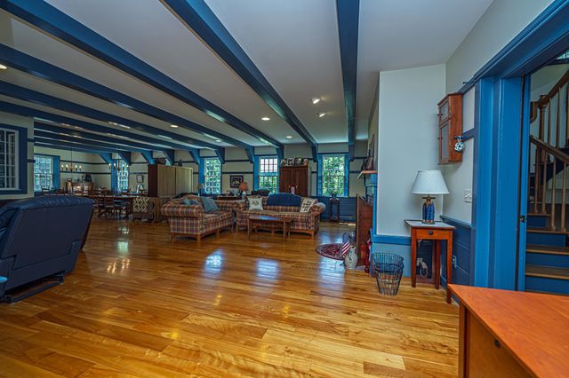 1502 King Hill Road, New London, NH 03257