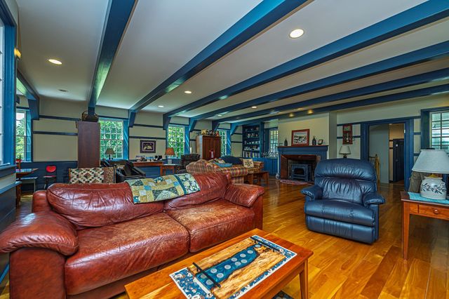 1502 King Hill Road, New London, NH 03257