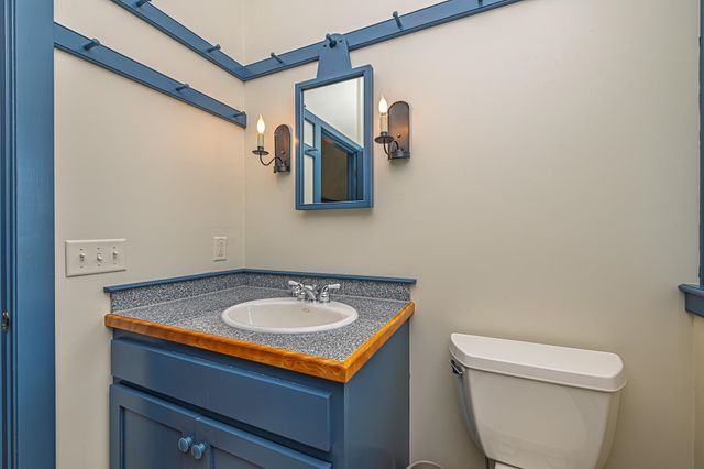 1502 King Hill Road, New London, NH 03257
