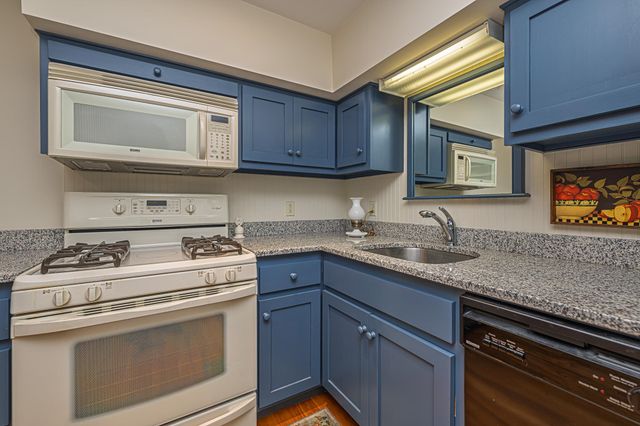 1502 King Hill Road, New London, NH 03257