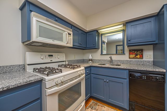 1502 King Hill Road, New London, NH 03257