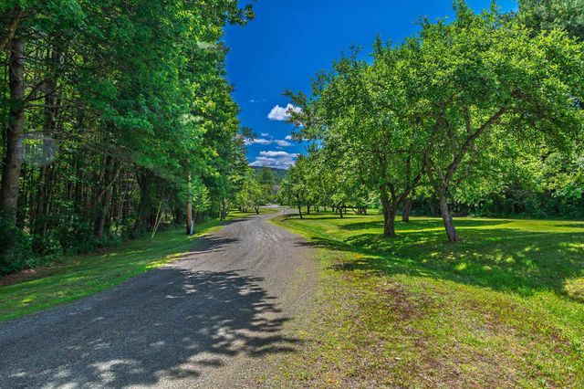 1502 King Hill Road, New London, NH 03257