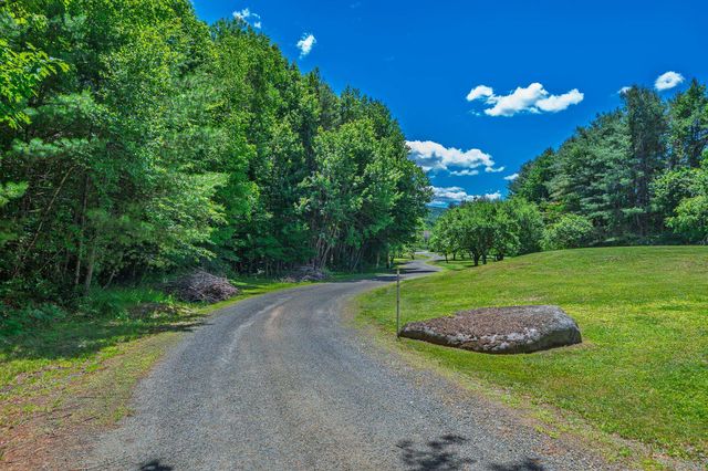 1502 King Hill Road, New London, NH 03257