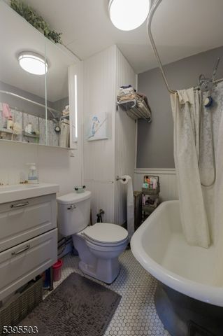 935 Thorn St, Rahway City, NJ 07065