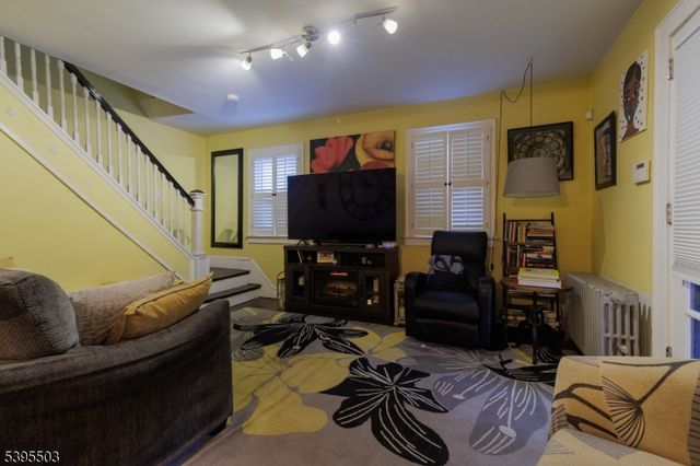 935 Thorn St, Rahway City, NJ 07065