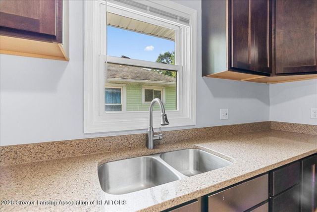 411 N Francis Avenue, Lansing, MI 48912