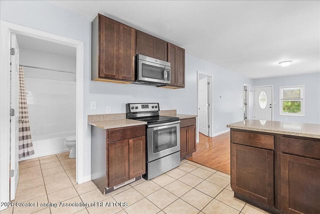 411 N Francis Avenue, Lansing, MI 48912