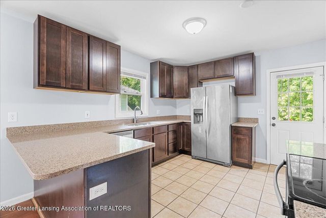 411 N Francis Avenue, Lansing, MI 48912
