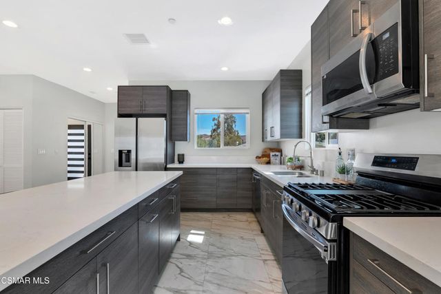 955 Brossard Drive, Thousand Oaks, CA 91360