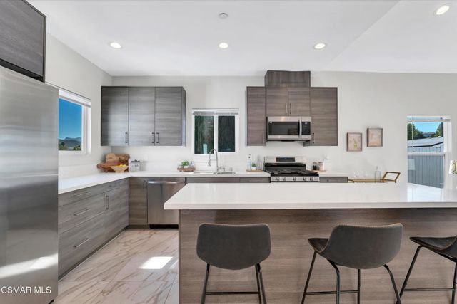955 Brossard Drive, Thousand Oaks, CA 91360