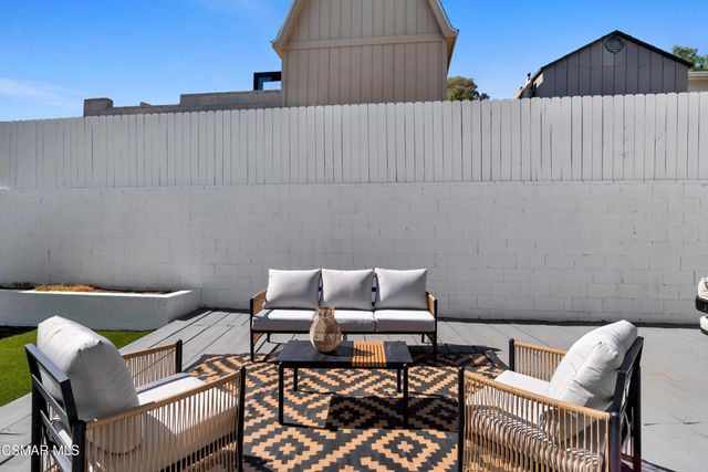 955 Brossard Drive, Thousand Oaks, CA 91360