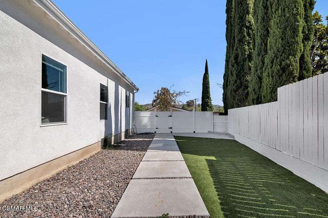 955 Brossard Drive, Thousand Oaks, CA 91360