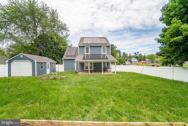 2 CHRISTINE DR, Wrightsville, PA 17368