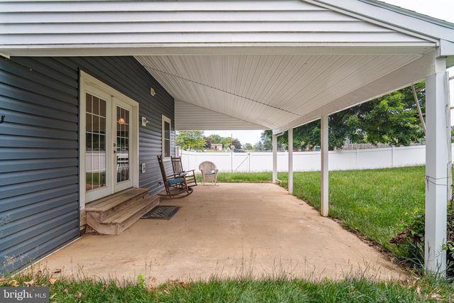 2 CHRISTINE DR, Wrightsville, PA 17368