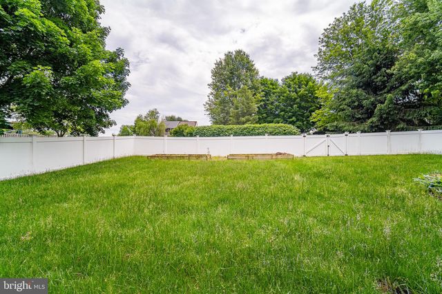 2 CHRISTINE DR, Wrightsville, PA 17368