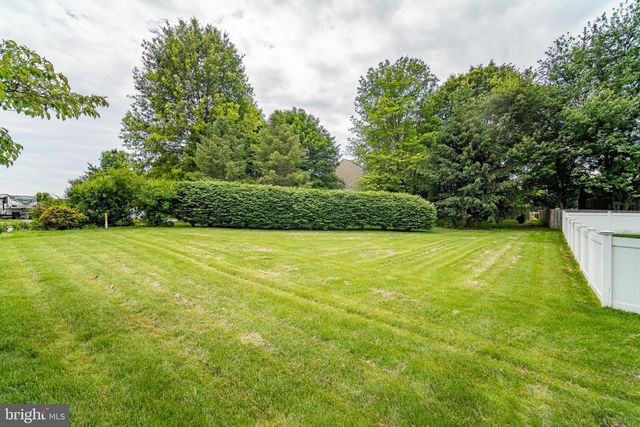 2 CHRISTINE DR, Wrightsville, PA 17368