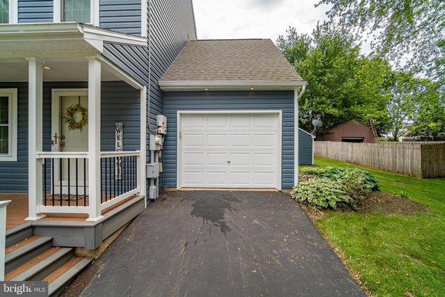 2 CHRISTINE DR, Wrightsville, PA 17368