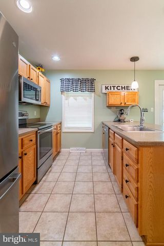 2 CHRISTINE DR, Wrightsville, PA 17368