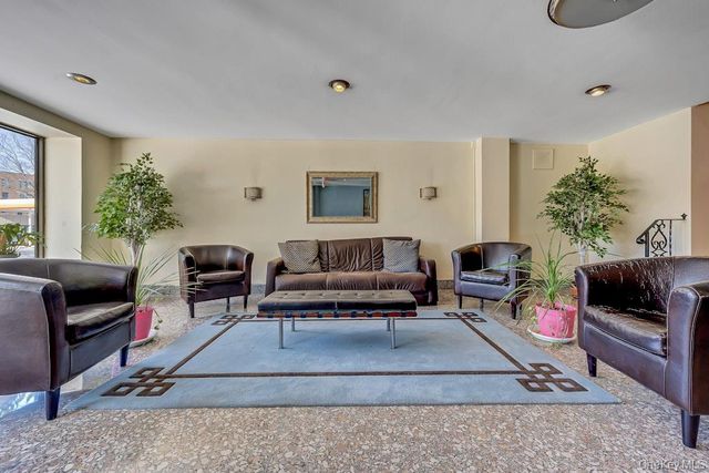 415 Gramatan Avenue 5D, Mount Vernon, NY 10552