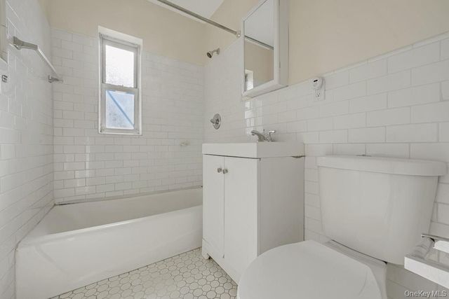 415 Gramatan Avenue 5D, Mount Vernon, NY 10552