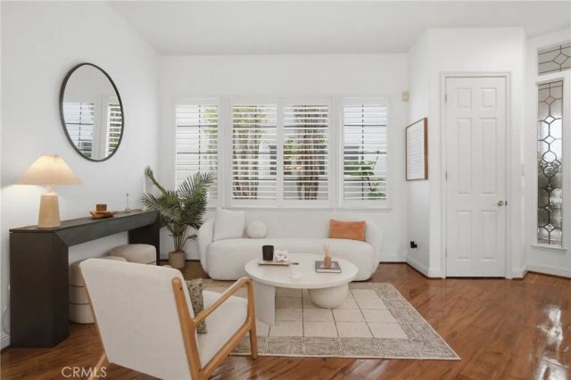 24813 Calle Cedro, Calabasas, CA 91302