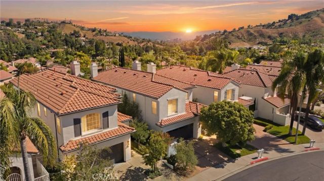 24813 Calle Cedro, Calabasas, CA 91302