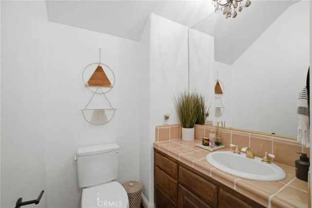 24813 Calle Cedro, Calabasas, CA 91302