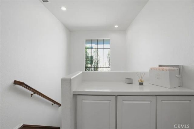 24813 Calle Cedro, Calabasas, CA 91302