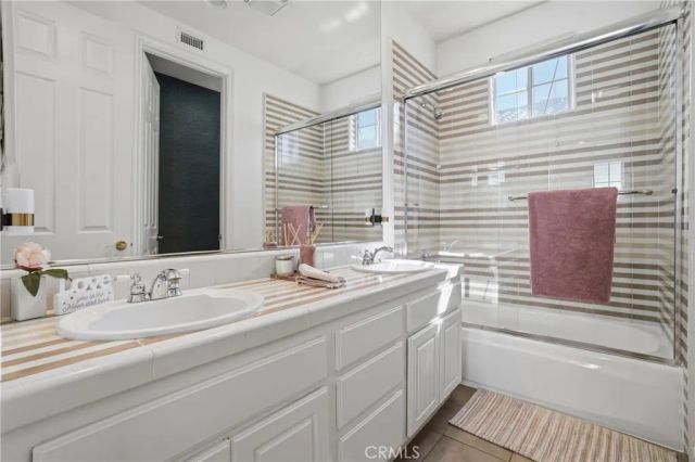 24813 Calle Cedro, Calabasas, CA 91302