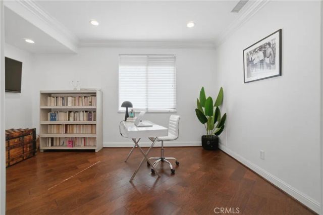 24813 Calle Cedro, Calabasas, CA 91302