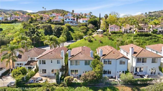 24813 Calle Cedro, Calabasas, CA 91302