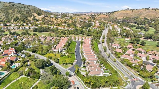 24813 Calle Cedro, Calabasas, CA 91302
