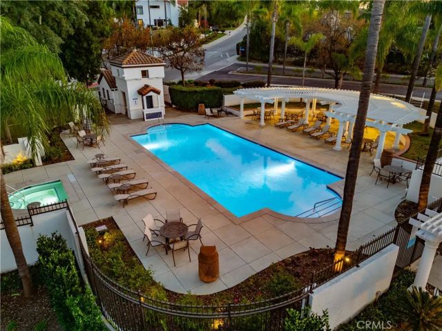 24813 Calle Cedro, Calabasas, CA 91302