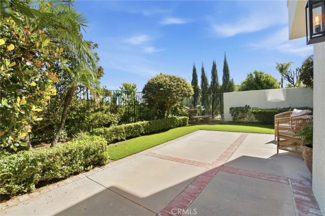 24813 Calle Cedro, Calabasas, CA 91302