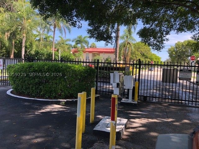 10852 N Kendall Dr 316, Miami, FL 33176