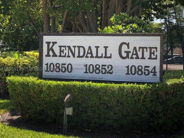 10852 N Kendall Dr 316, Miami, FL 33176