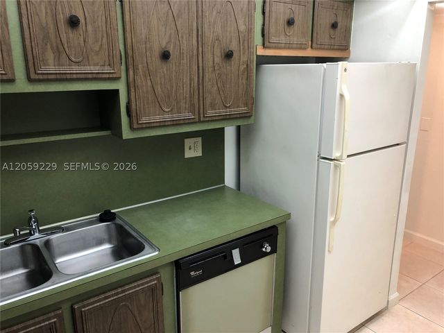 10852 N Kendall Dr 316, Miami, FL 33176