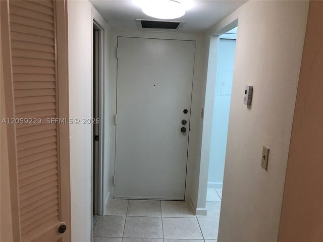 10852 N Kendall Dr 316, Miami, FL 33176