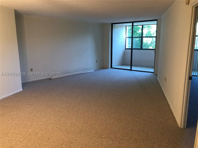 10852 N Kendall Dr 316, Miami, FL 33176