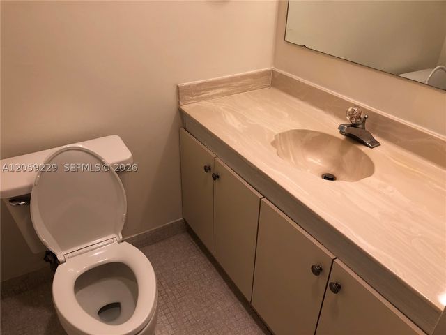 10852 N Kendall Dr 316, Miami, FL 33176
