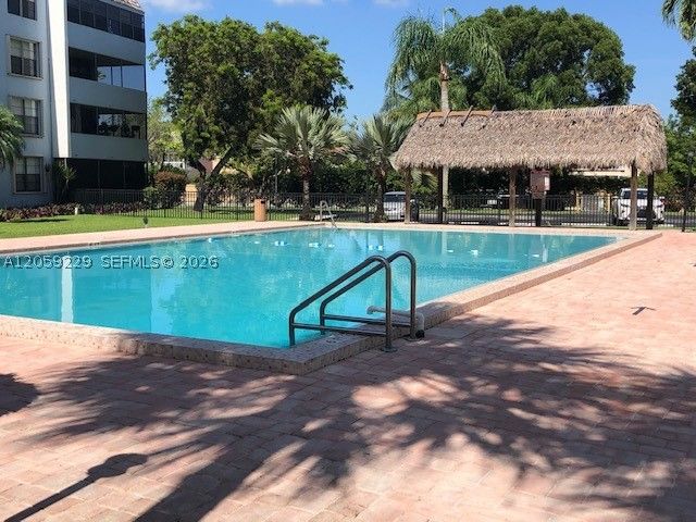 10852 N Kendall Dr 316, Miami, FL 33176