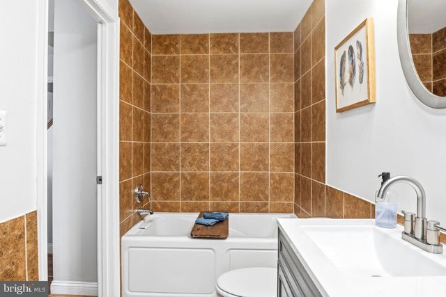 2040 ORLEANS ST, Baltimore, MD 21231